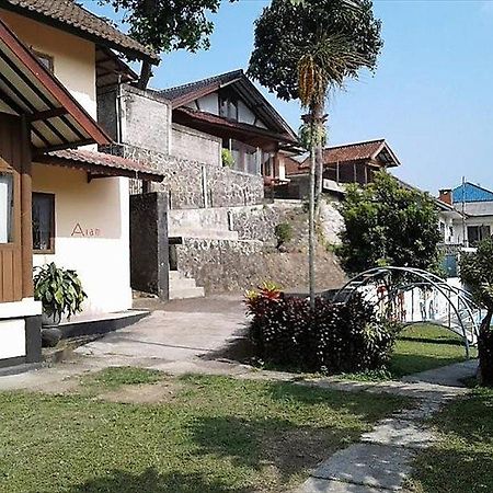 Villa Tunas Alam Mutiara Puncak Esterno foto